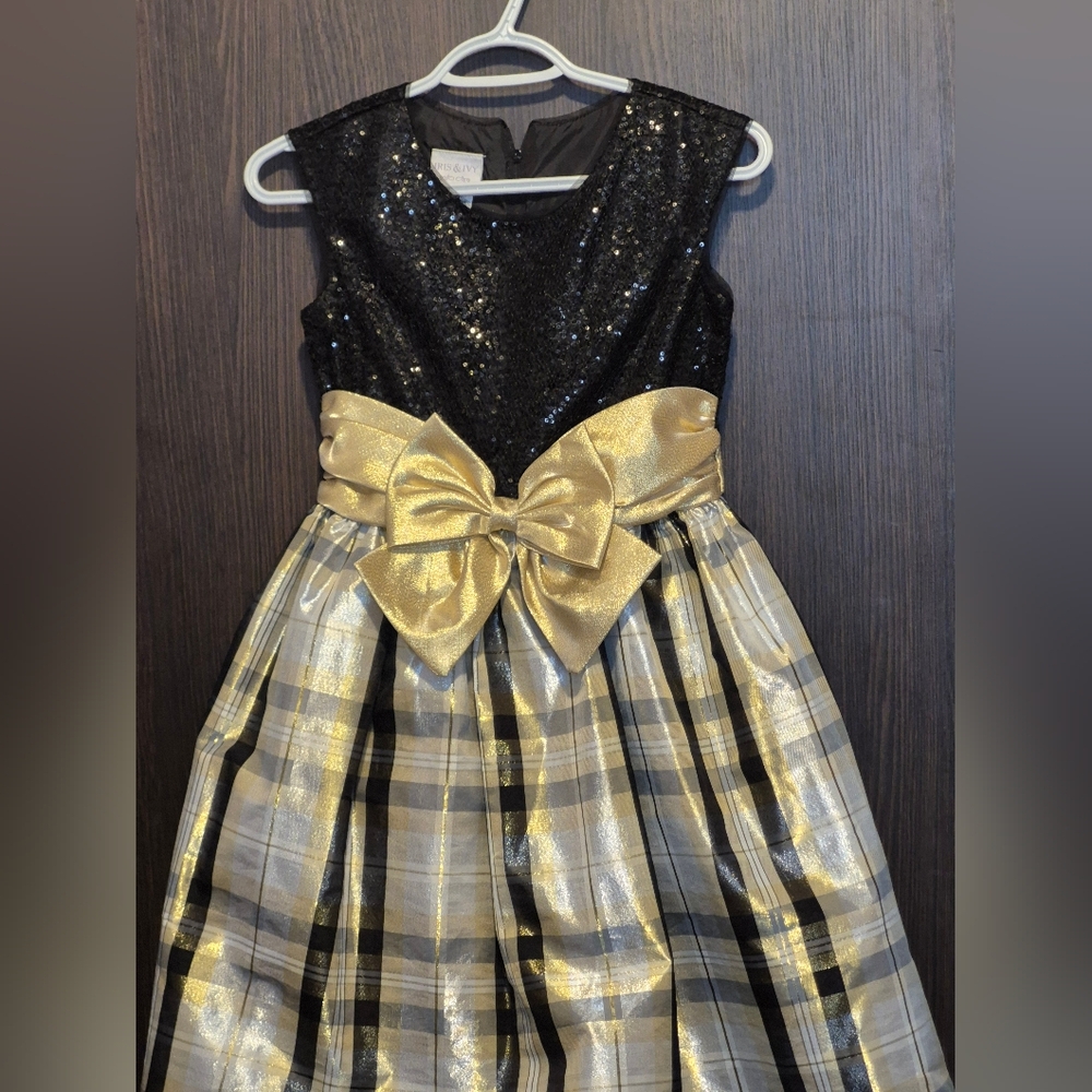 Iris & Ivy Black Sequin and Gold Plaid Kids Dress - Picture 4 of 10